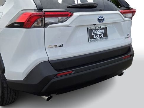 Used 2024 Toyota RAV4 LE image 5