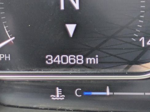 Used 2024 GMC Yukon AT4 w/ Technology Package image 25