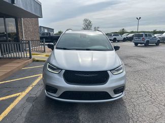 Used 2023 Chrysler Pacifica Limited w/ Uconnect Theater Family Group FWD video 2