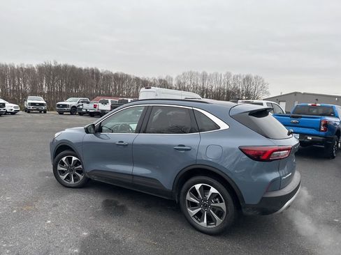 Used 2024 Ford Escape Platinum image 4