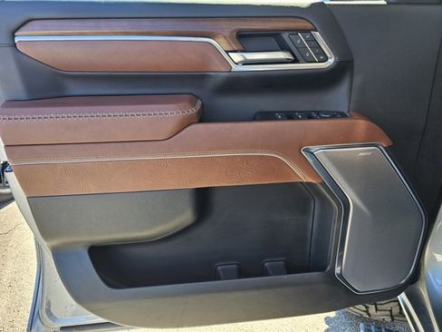 Used 2024 GMC Sierra 3500 Denali Ultimate image 16