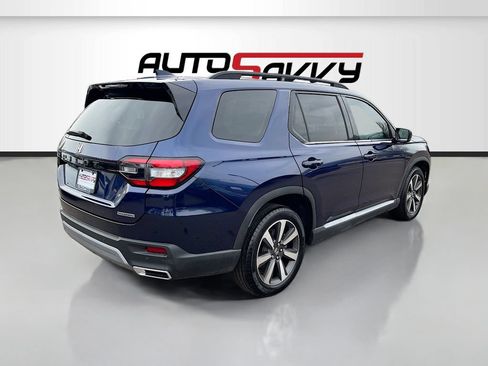 Used 2025 Honda Pilot Touring image 7