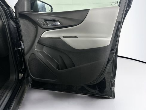 Used 2024 Chevrolet Equinox LS w/ Midnight Edition image 32