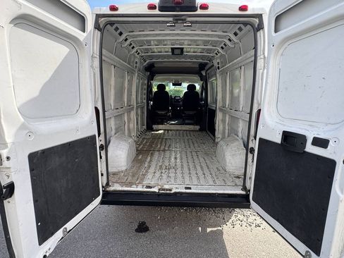 Used 2024 RAM ProMaster 2500 w/ Convenience Group FWD image 17