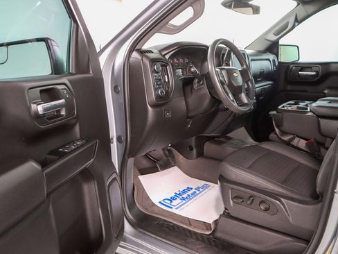 Used 2024 Chevrolet Silverado 1500 Custom AWD/4WD image 3
