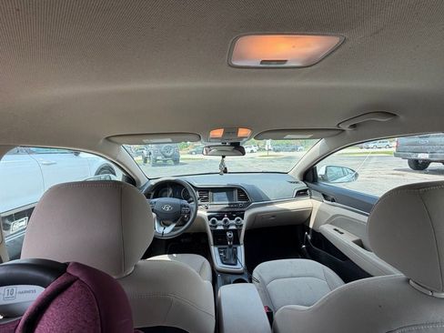 Used 2019 Hyundai Elantra SEL FWD image 9