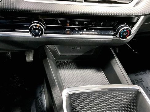 Used 2025 Chevrolet Equinox LT image 15