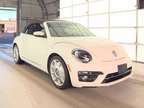 Used 2019 Volkswagen Beetle 2.0T SE w/ SE Premium Package FWD image 3