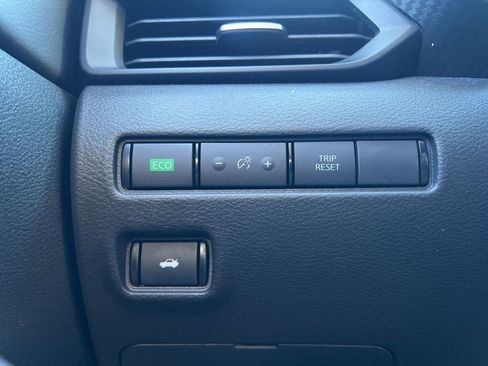 Used 2025 Nissan Sentra S image 15