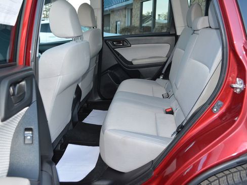 Used 2018 Subaru Forester 2.5i Premium w/ All-Weather Package image 11