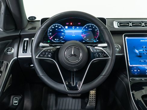 Certified 2022 Mercedes-Benz S 500 4MATIC w/ AMG Line Package image 17