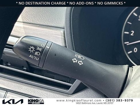 Used 2025 Nissan Altima 2.5 SV FWD image 11