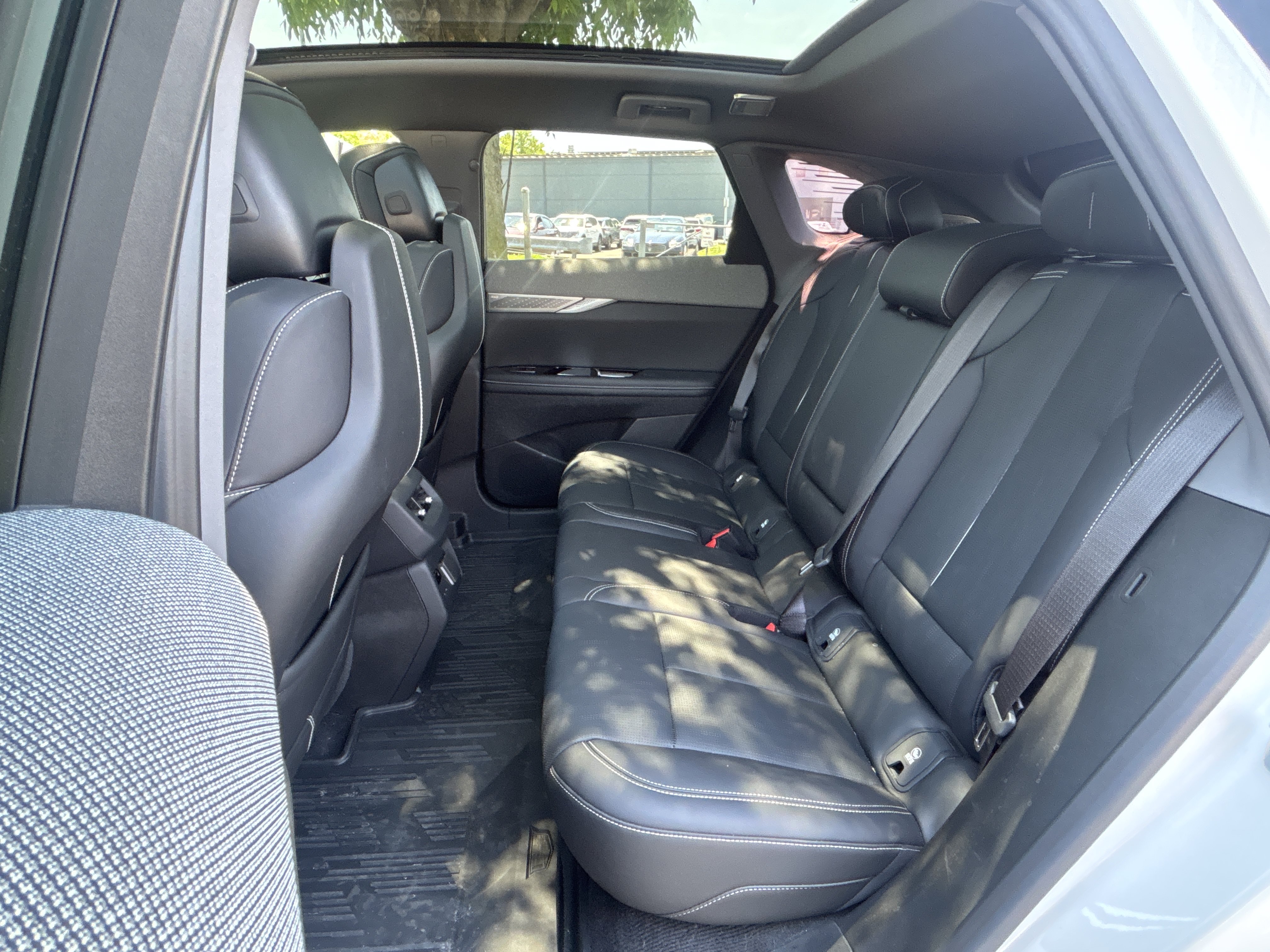 Used 2025 Cadillac Optiq Luxury 2 w/ LPO, Floor Liner Package AWD/4WD image 29