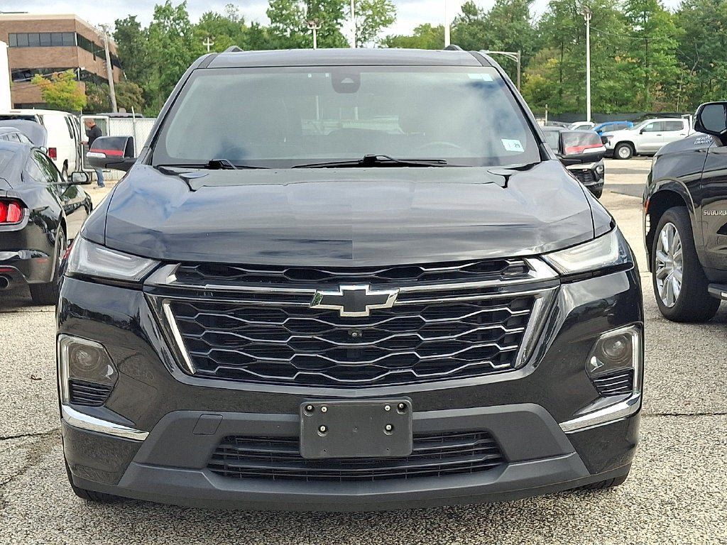 Certified 2023 Chevrolet Traverse Premier w/ Redline Edition AWD/4WD image 3