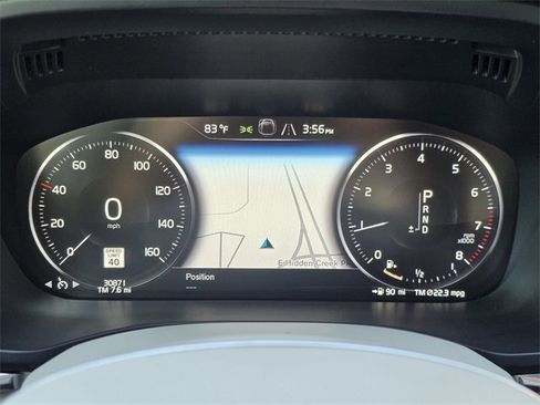 Used 2021 Volvo XC60 T5 Momentum w/ Premium Package image 12