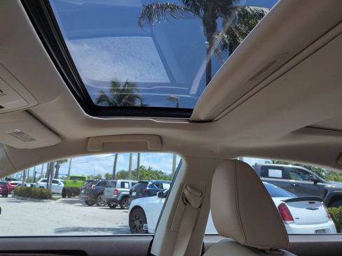 Used 2018 Lexus ES 350 w/ Luxury Package w/Wood Trim FWD image 20