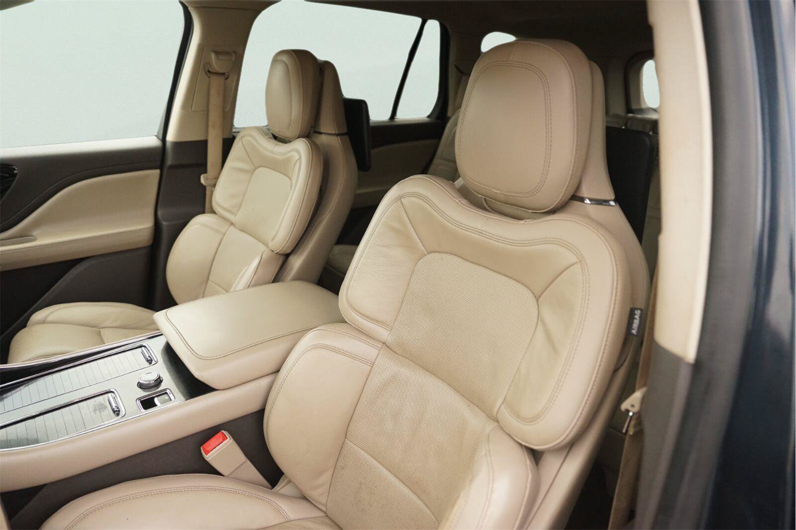 Used 2022 Lincoln Aviator Grand Touring w/ Equipment Group 301A AWD/4WD image 10