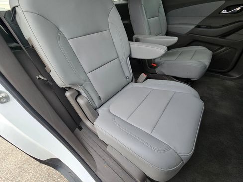 Used 2021 Chevrolet Traverse LT w/ LT Premium Package image 30