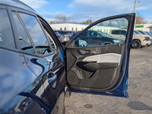 Certified 2024 Chevrolet Trax LT w/ Driver Confidence Package image 37