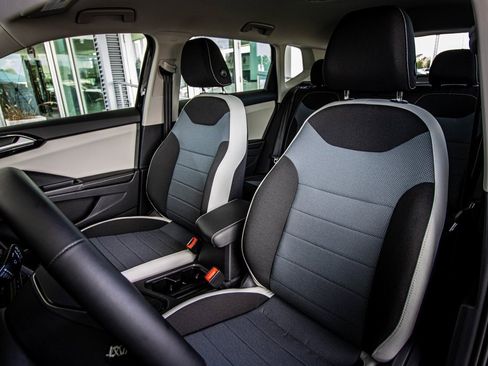 New 2026 Volkswagen Taos S image 27