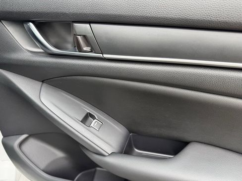 Used 2019 Honda Accord LX image 38