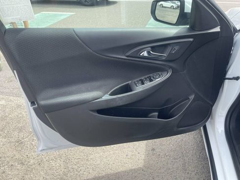 Used 2018 Chevrolet Malibu LT FWD image 9