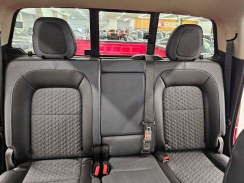 Used 2019 Chevrolet Colorado Z71 AWD/4WD image 14