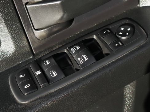 Used 2018 RAM 1500 Express image 17