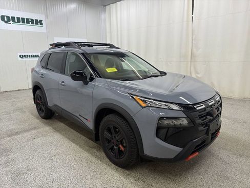 Certified 2025 Nissan Rogue SV AWD/4WD image 1