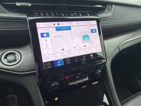 Certified 2023 Jeep Grand Cherokee Limited image 9