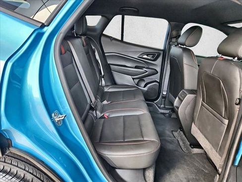 Used 2025 Chevrolet Trax RS w/ Driver Confidence Package FWD image 19