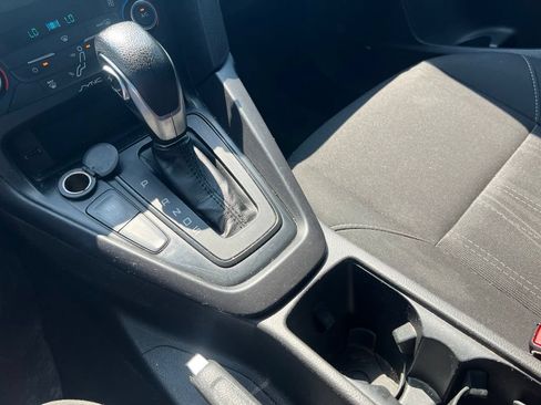 Used 2017 Ford Focus SE FWD image 14