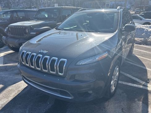 Used 2016 Jeep Cherokee Limited image 2