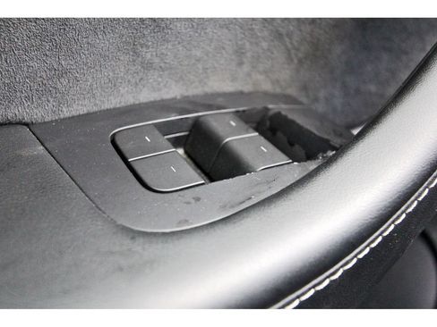 Used 2022 Tesla Model Y Performance AWD/4WD image 21