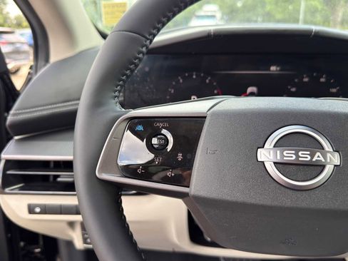 Used 2025 Nissan Murano SV AWD/4WD image 18