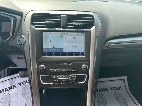 Used 2020 Ford Fusion SE FWD image 21