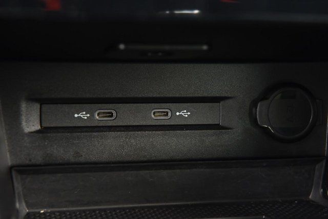 Used 2025 Volkswagen Taos SE AWD/4WD image 15