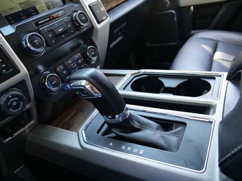 Used 2020 Ford F150 Lariat image 17