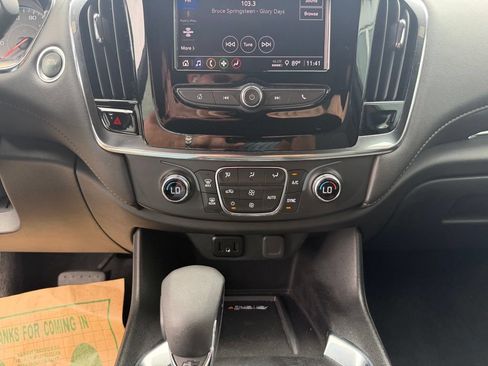 Used 2023 Chevrolet Traverse LT FWD image 20