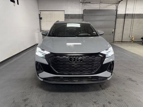 Used 2024 Audi Q4 e-tron Prestige image 3