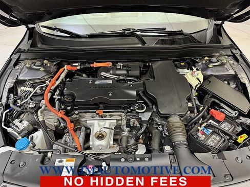 Used 2018 Honda Accord Touring image 10