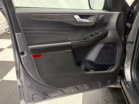 Used 2024 Ford Escape Platinum AWD/4WD image 17