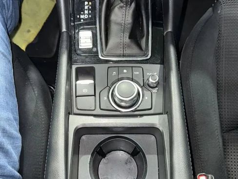 Used 2017 MAZDA MAZDA3 Sport w/ Preferred Equipment Package image 20