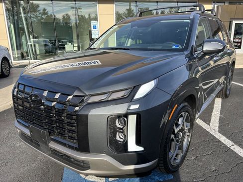 Used 2023 Hyundai Palisade Limited AWD/4WD image 2