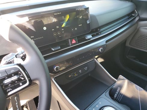 New 2026 Kia Carnival LXS image 24