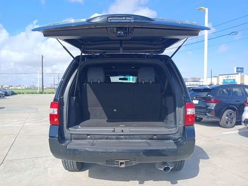 Used 2016 Ford Expedition XLT w/ Equipment Group 202A image 9