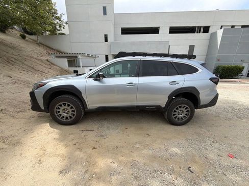 Used 2024 Subaru Outback Premium AWD/4WD image 6