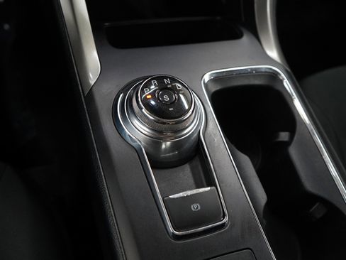 Used 2020 Ford Fusion SE image 22
