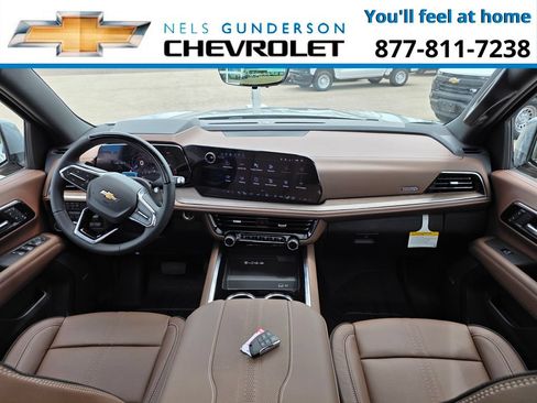 New 2026 Chevrolet Suburban High Country AWD/4WD image 17