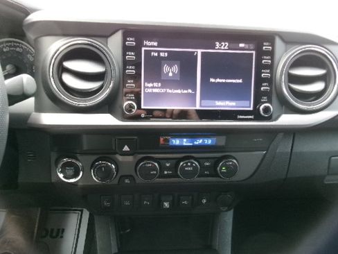 Used 2021 Toyota Tacoma TRD Sport w/ Technology Package image 25